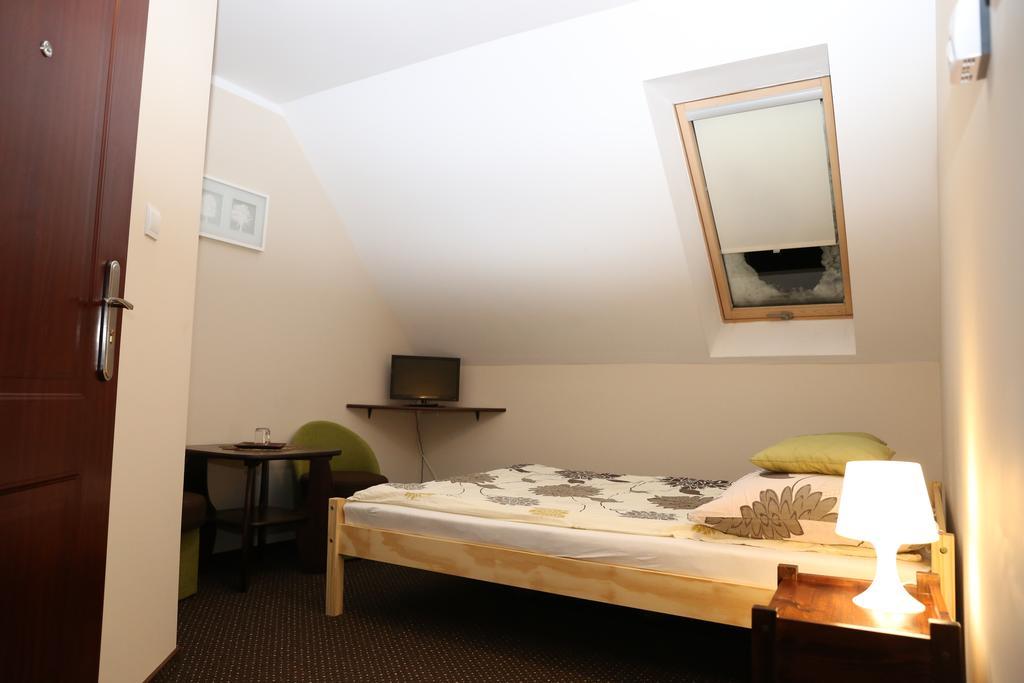 Dwor Na Otulinie Villa Bialowieza Room photo